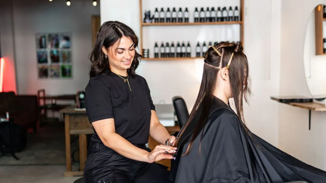 Franziska Grewenik, Friseurmeisterin